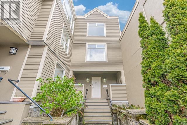 2215 Alder Street, House attached with 2 bedrooms, 2 bathrooms and 1 parking in Vancouver BC | Image 4