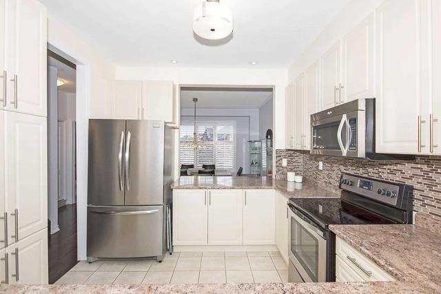 238 Andrews Tr, House attached with 3 bedrooms, 4 bathrooms and 2 parking in Milton ON | Image 7