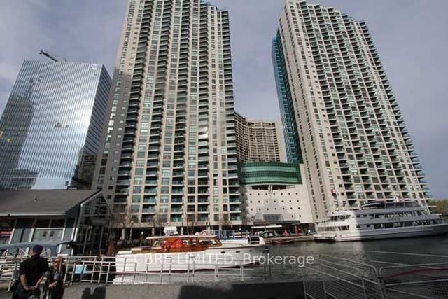 2402 - 99 Harbour Sq, Condo with 2 bedrooms, 2 bathrooms and 0 parking in Toronto ON | Image 11