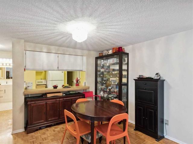 733 - 73 Mccaul St, Condo with 2 bedrooms, 1 bathrooms and 0 parking in Toronto ON | Image 3