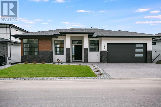 2811 Copper Ridge Drive, House detached with 4 bedrooms, 3 bathrooms and 4 parking in West Kelowna BC | Image 2