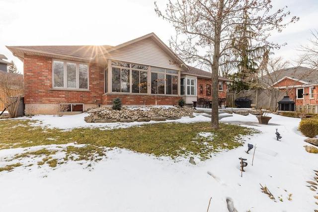 717 Bateman Court, House detached with 4 bedrooms, 3 bathrooms and 2 parking in Burlington ON | Image 30
