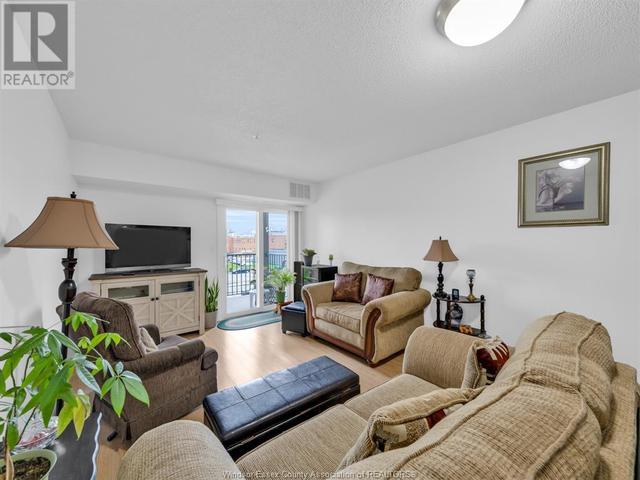 305 - 90 Murray, Condo with 2 bedrooms, 2 bathrooms and null parking in Amherstburg ON | Image 3