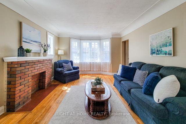 98 Royal Ave, House detached with 3 bedrooms, 1 bathrooms and 5 parking in Hamilton ON | Image 37