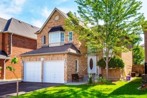 104 Sunny Meadow Blvd, House detached with 4 bedrooms, 4 bathrooms and 4 parking in Brampton ON | Image 2