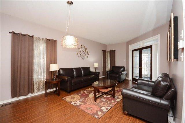 24 Roundstone Dr, House detached with 4 bedrooms, 4 bathrooms and 3 parking in Brampton ON | Image 4