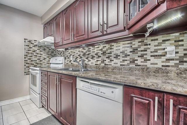62 - 200 Murison Blvd, Townhouse with 3 bedrooms, 3 bathrooms and 1 parking in Toronto ON | Image 4