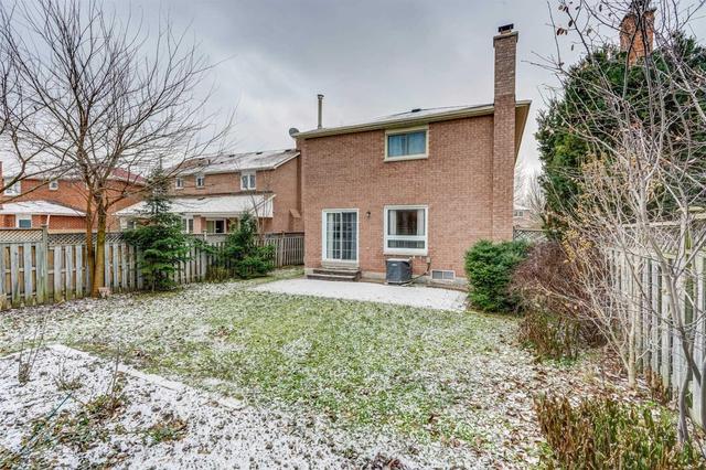 37 Largo Cres, House detached with 3 bedrooms, 3 bathrooms and 2 parking in Vaughan ON | Image 18