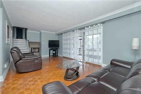 3633 Kingston Rd, House detached with 3 bedrooms, 3 bathrooms and 5 parking in Toronto ON | Image 4
