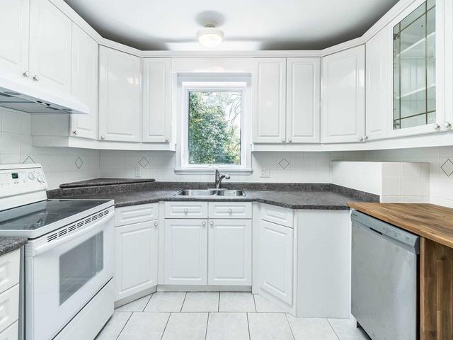 142 Thompson Ave, House detached with 2 bedrooms, 2 bathrooms and 3 parking in Toronto ON | Image 3