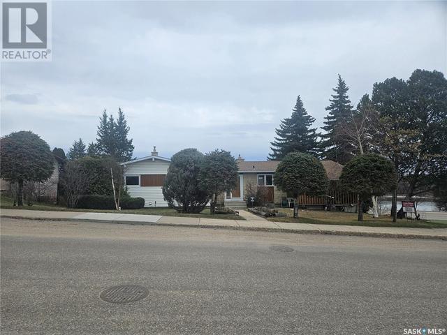 1904 Pembina Avenue, House detached with 4 bedrooms, 3 bathrooms and null parking in Saskatoon SK | Image 1