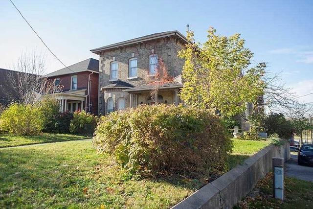58 Brant Ave, House detached with 9 bedrooms, 4 bathrooms and 4 parking in Brantford ON | Image 12