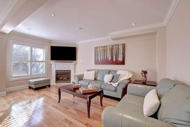 5578 Heatherleigh Ave, House detached with 4 bedrooms, 4 bathrooms and 4 parking in Mississauga ON | Image 7