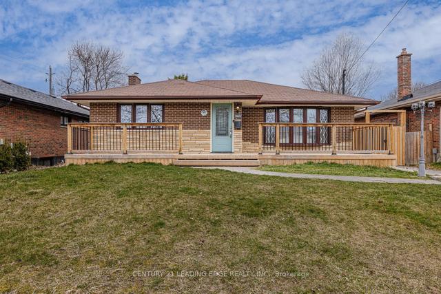 265 Surrey Dr, House detached with 2 bedrooms, 2 bathrooms and 2 parking in Oshawa ON | Image 1