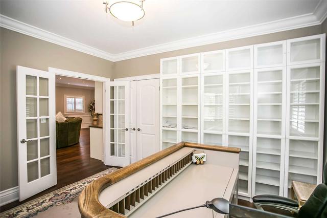 1 Shadetree Cres, House detached with 4 bedrooms, 5 bathrooms and 5 parking in Toronto ON | Image 9