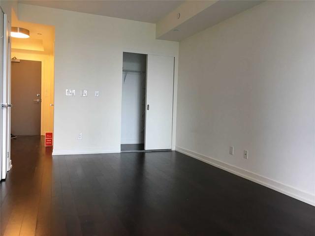 2203 - 21 Widmer St, Condo with 0 bedrooms, 1 bathrooms and 0 parking in Toronto ON | Image 3