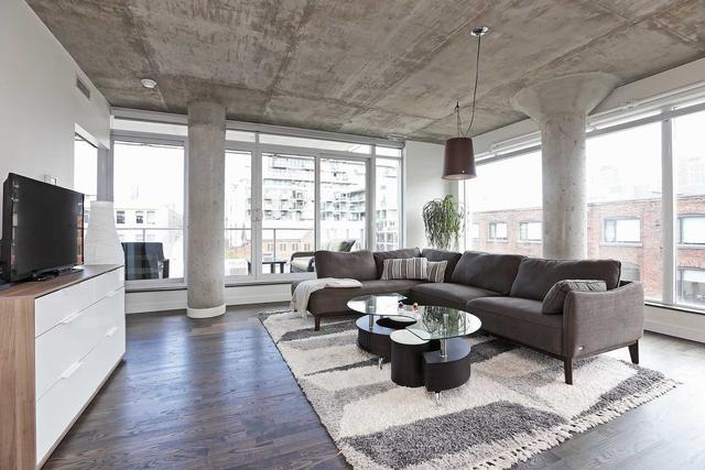 606 - 75 Portland St, Condo with 2 bedrooms, 2 bathrooms and 1 parking in Toronto ON | Image 1