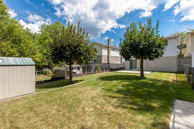 2405 Malcolm Cres, House detached with 3 bedrooms, 2 bathrooms and 3 parking in Burlington ON | Image 33