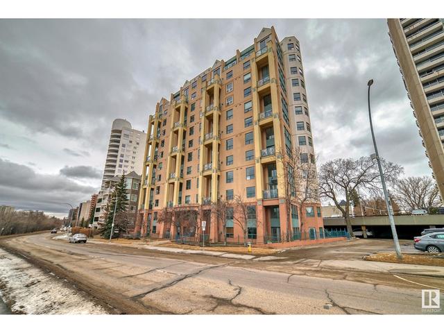 101 - 10855 Saskatchewan Dr Nw, Condo with 3 bedrooms, 2 bathrooms and 1 parking in Edmonton AB | Image 2
