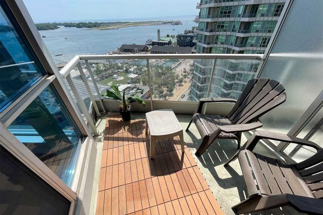 1711 - 218 Queens Quay W, Condo with 2 bedrooms, 2 bathrooms and 1 parking in Toronto ON | Image 20