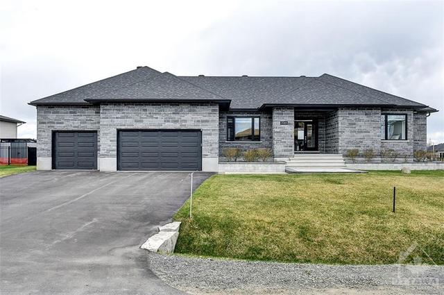 7065 Still Meadow Way, House detached with 4 bedrooms, 3 bathrooms and 12 parking in Ottawa ON | Image 1