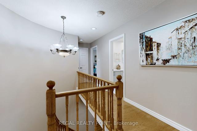 27 Bluffwood Dr, House detached with 4 bedrooms, 4 bathrooms and 4 parking in Toronto ON | Image 8