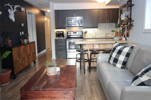101 - 2 Anchorage Cres, Condo with 2 bedrooms, 2 bathrooms and 1 parking in Collingwood ON | Image 2