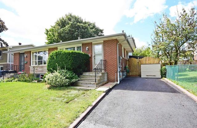 27 Madoc Dr, House semidetached with 4 bedrooms, 2 bathrooms and 3 parking in Brampton ON | Image 1