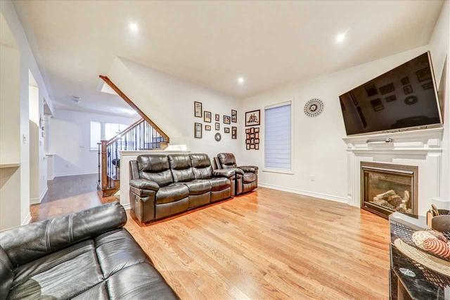 119 Roy Nichols Dr, House detached with 4 bedrooms, 3 bathrooms and 4 parking in Clarington ON | Image 6