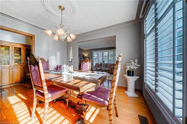 19 Amberwood Court, House detached with 3 bedrooms, 3 bathrooms and 6 parking in St. Catharines ON | Image 2