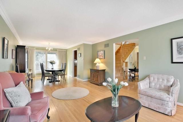 1490 Golden Meadow Tr, House detached with 4 bedrooms, 4 bathrooms and 2 parking in Oakville ON | Image 3