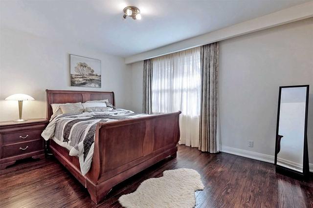 23 Morewood Cres, House detached with 4 bedrooms, 3 bathrooms and 6 parking in Toronto ON | Image 11