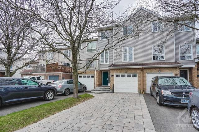 654 Brome Crescent, Townhouse with 3 bedrooms, 3 bathrooms and 3 parking in Ottawa ON | Image 1