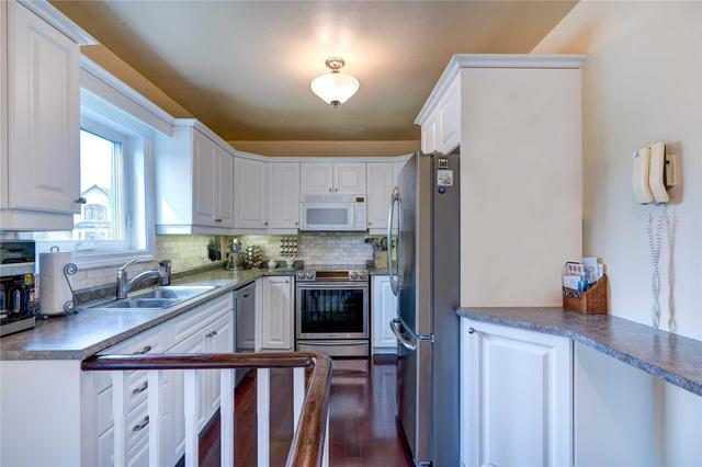 7 Arden Cres, House detached with 3 bedrooms, 2 bathrooms and 1 parking in Toronto ON | Image 5