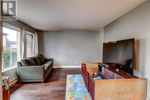 204 - 1908 Bowen Rd, Condo with 2 bedrooms, 1 bathrooms and 1 parking in Nanaimo BC | Image 4