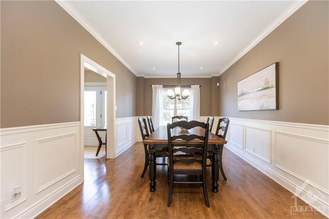 53 Crantham Crescent, House detached with 4 bedrooms, 3 bathrooms and 6 parking in Ottawa ON | Image 8