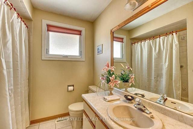 577 Haines Rd, House detached with 3 bedrooms, 2 bathrooms and 4 parking in Newmarket ON | Image 11