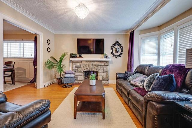 330 Sammon Ave, House detached with 2 bedrooms, 2 bathrooms and 3 parking in Toronto ON | Image 4