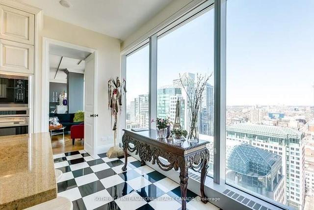 2602 - 183 Wellington St W, Condo with 1 bedrooms, 2 bathrooms and 1 parking in Toronto ON | Image 5
