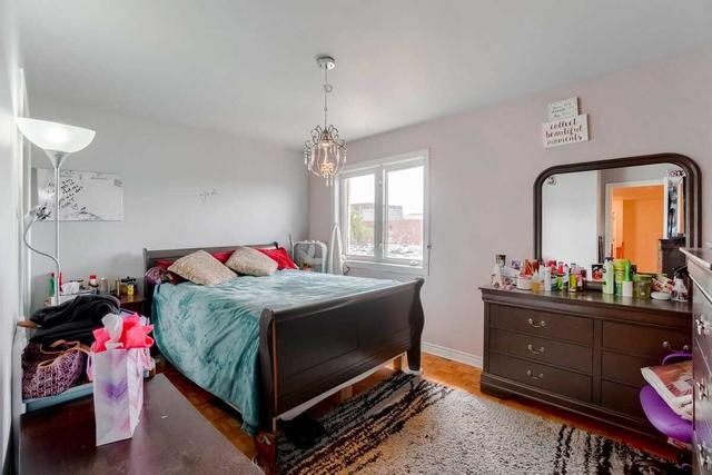 31 Lippincott St E, House attached with 3 bedrooms, 3 bathrooms and 1 parking in Toronto ON | Image 15