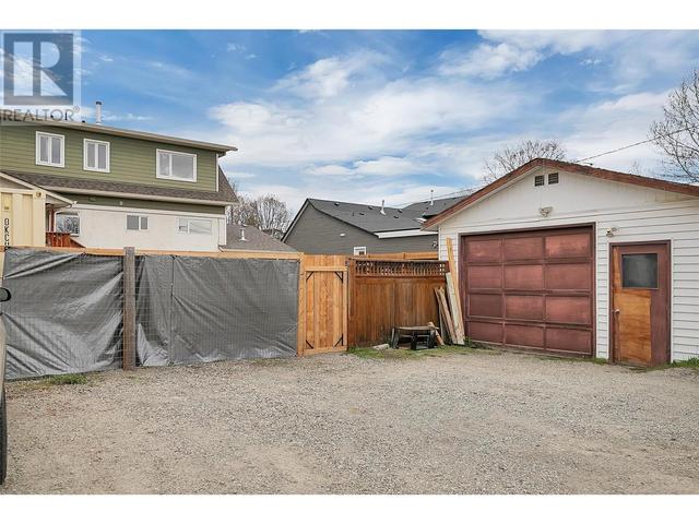 785 Birch Avenue, House detached with 7 bedrooms, 4 bathrooms and 7 parking in Kelowna BC | Image 54