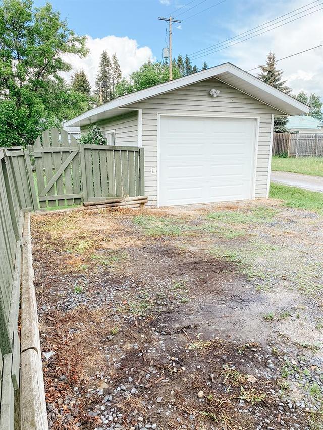 4807 48 Street, House detached with 3 bedrooms, 1 bathrooms and 2 parking in Rocky Mountain House AB | Image 4