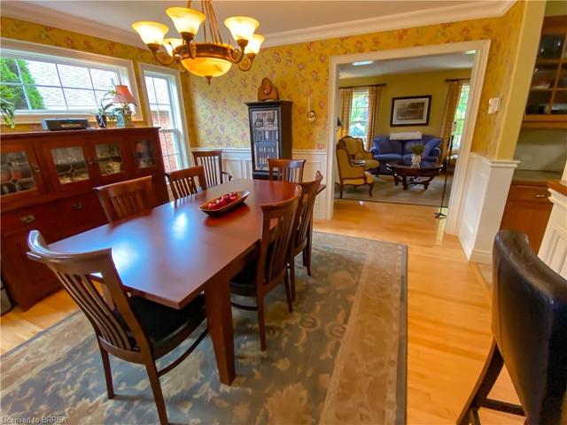2 Mayfair Court, House detached with 3 bedrooms, 2 bathrooms and 6 parking in Brant ON | Image 30