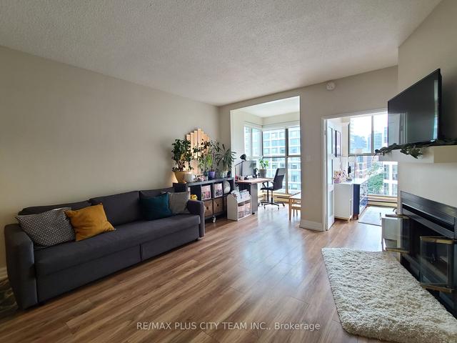 903 - 65 Scadding Ave, Condo with 2 bedrooms, 1 bathrooms and 1 parking in Toronto ON | Image 10