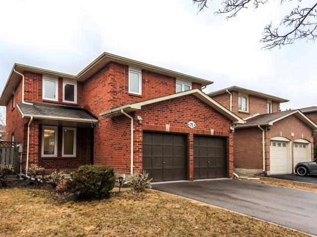71 Sterling Cres, House detached with 4 bedrooms, 3 bathrooms and 2 parking in Vaughan ON | Image 2