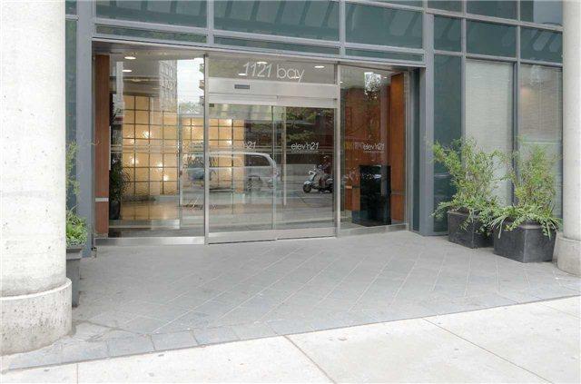 604 - 1121 Bay St, Condo with 2 bedrooms, 2 bathrooms and null parking in Toronto ON | Image 2