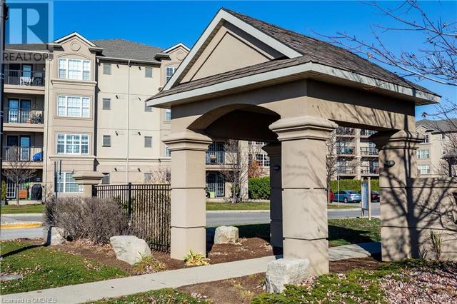 210 - 2085 Appleby Line, House attached with 2 bedrooms, 2 bathrooms and 1 parking in Burlington ON | Image 41
