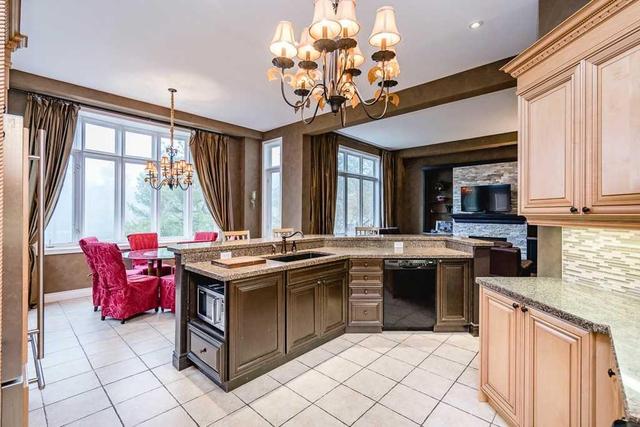 12 Landscape Dr, House detached with 4 bedrooms, 5 bathrooms and 2 parking in Oro Medonte ON | Image 3