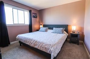 8818 96 Avenue, Home with 3 bedrooms, 3 bathrooms and 1 parking in Greenview No. 16 AB | Image 11