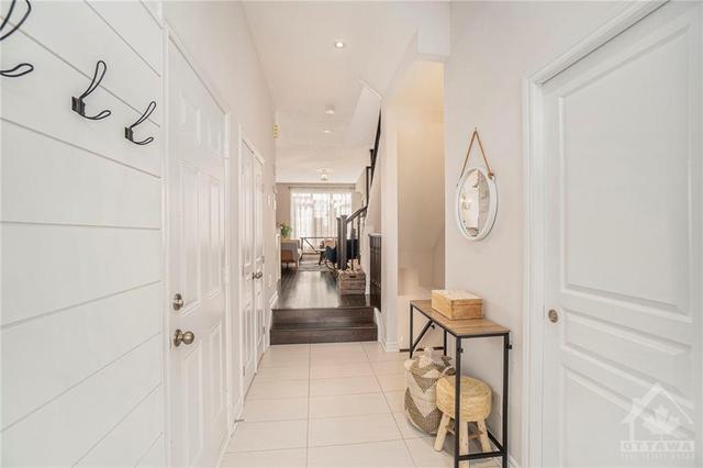 340 Kingbrook Drive, Townhouse with 3 bedrooms, 3 bathrooms and 3 parking in Ottawa ON | Image 11